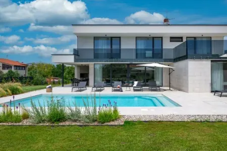 Location Villa à Valbandon 8 personnes