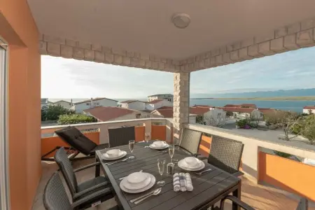 Location Maison à Vir 6 personnes
