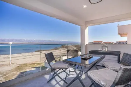 Location Maison à Vir 6 personnes