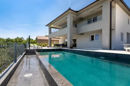 Location Villa à Risika 6 personnes