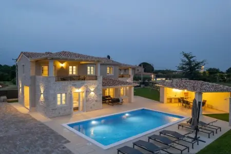 Location Maison à Kaštelir 8 personnes