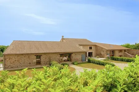 Location Maison à Roussines 32 personnes