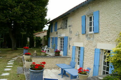Location Maison à Lusignac 16 personnes, Aquitaine