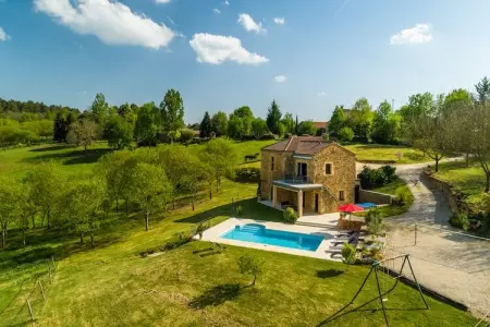 Location Maison à Mazeyrolles 8 personnes