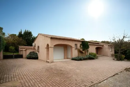 Location Villa à Saint Paul en Foret 10 personnes