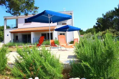 Location Maison à Veli Rat Verunic Dugi otok 8 personnes