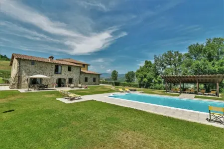 Location Maison à Poppi 4 personnes
