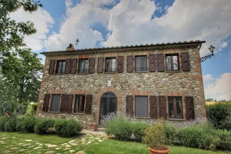Location Villa à Ficulle 8 personnes