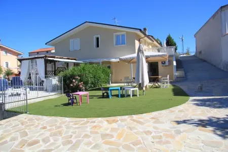Location Villa à Sant'omero 12 personnes