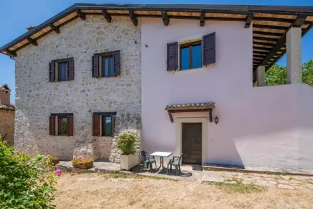 Location Maison à Sellano 11 personnes