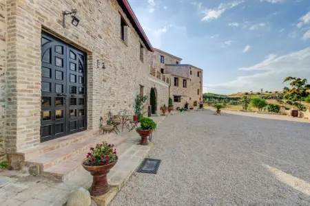 Location Maison à Mosciano Sant'Angelo 11 personnes