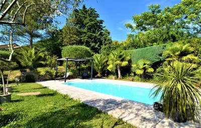 Location Maison à St Privat des Vieux 8 personnes