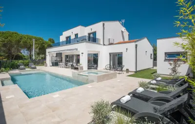 Location Maison à Banjole 9 personnes