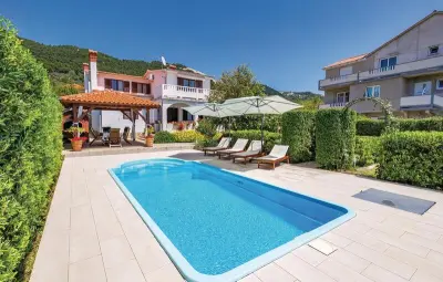 Location Maison à Banjol 8 personnes