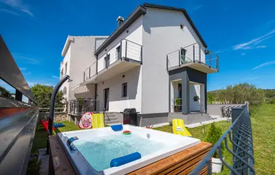 Location Maison à Turanj 6 personnes
