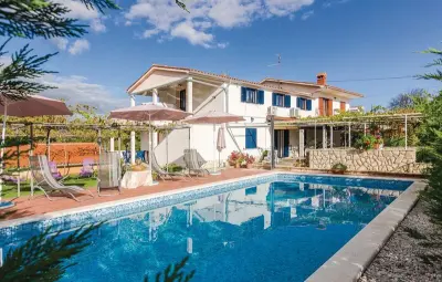 Location Maison à Nedescina 11 personnes
