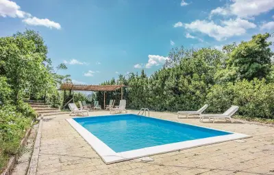 Location Maison à Pratella CE 12 personnes