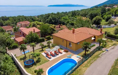 Location Maison à Opric 7 personnes