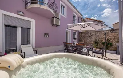 Location Maison à Grizane 6 personnes