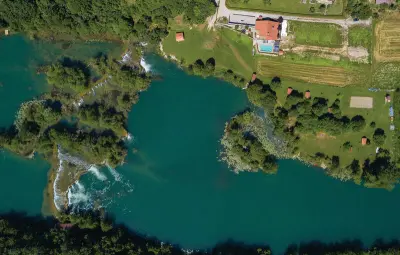 Location Maison à Gornji Zvecaj 8 personnes