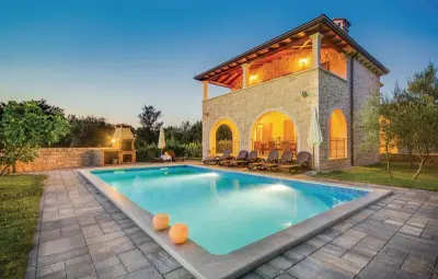 Location Maison à Turcic 8 personnes