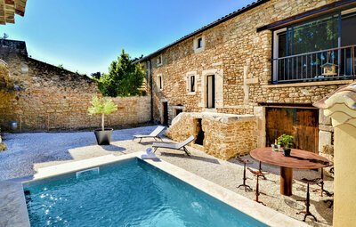 Location Maison à Suze la Rousse 8 personnes, Drôme