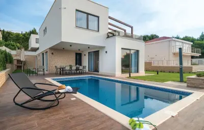 Location Maison à Okrug Gornji 10 personnes
