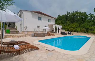 Location Maison à Hrvace 8 personnes