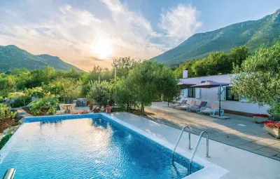 Location Maison à Vrgorac 4 personnes