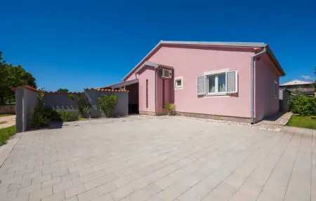Location Maison à Valbandon 4 personnes