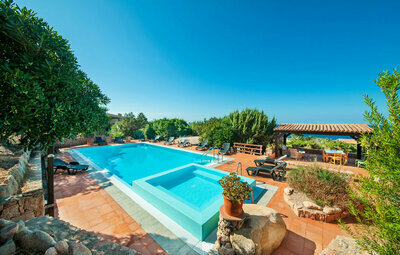 Location Maison à Trinità d´Agultu  OT  13 personnes, Sardaigne