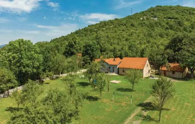 Location Maison à Gracac 10 personnes