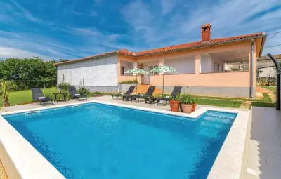 Location Maison à Liznjan 8 personnes
