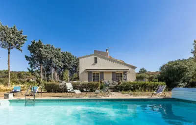 Location Maison à Laurens 12 personnes