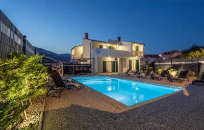 Location Maison à Solin 8 personnes