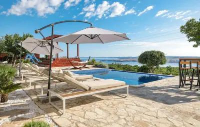 Location Maison à Stinica 8 personnes