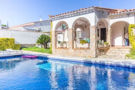 Location Maison à l'Escala 6 personnes
