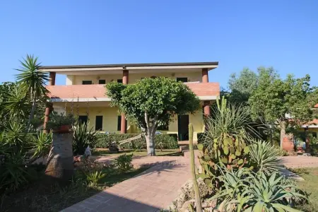 Location Maison à Ricadi 4 personnes