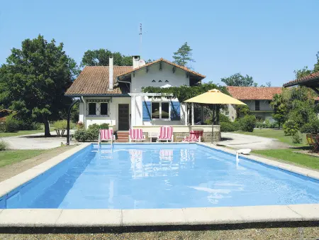 Location Gîte à Mezos 10 personnes
