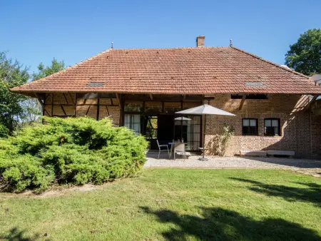 Location Gîte à La Chapelle Saint Sauveur 8 personnes