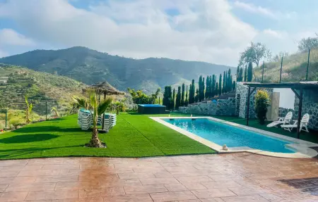 Location Maison à Arenas 8 personnes