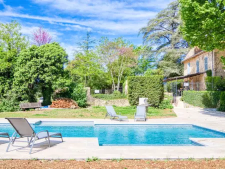 Location Maison à Besse sur Issole 14 personnes