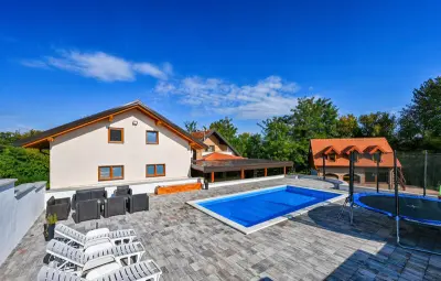 Location Maison à Vinogradi Ludbreski 20 personnes