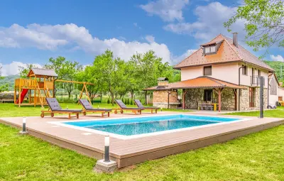Location Maison à Otocac 9 personnes