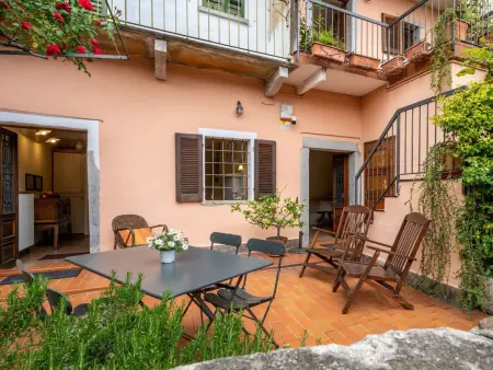 Location Maison à Arizzano 5 personnes