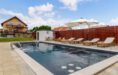 Location Maison à Velika 10 personnes