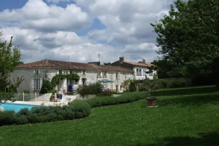 Location Maison à Saint Sauvant 10 personnes