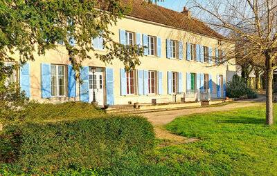 Location Maison à Ravières 14 personnes, Yonne