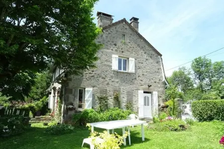 Location Maison à St Cirgues de Malbert 8 personnes, Auvergne