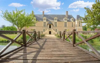 Location Maison à Fontaine Guérin 10 personnes